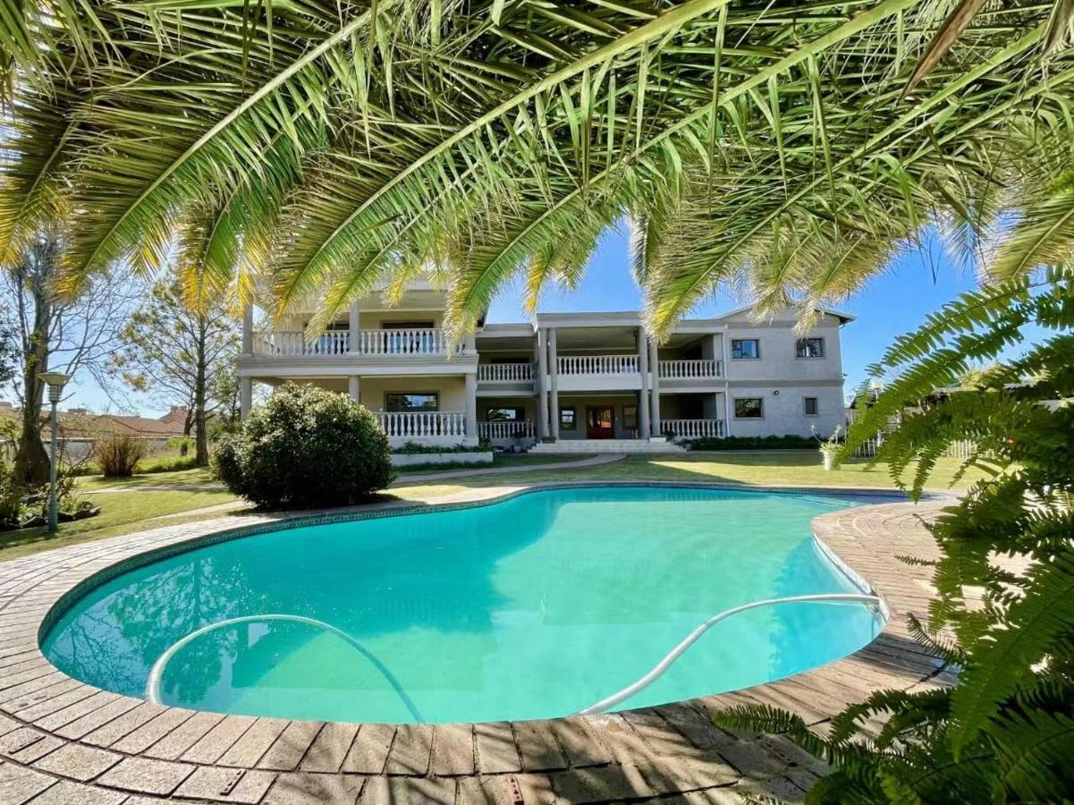 Atlantic Pearl Guest House Midrand Buitenkant foto